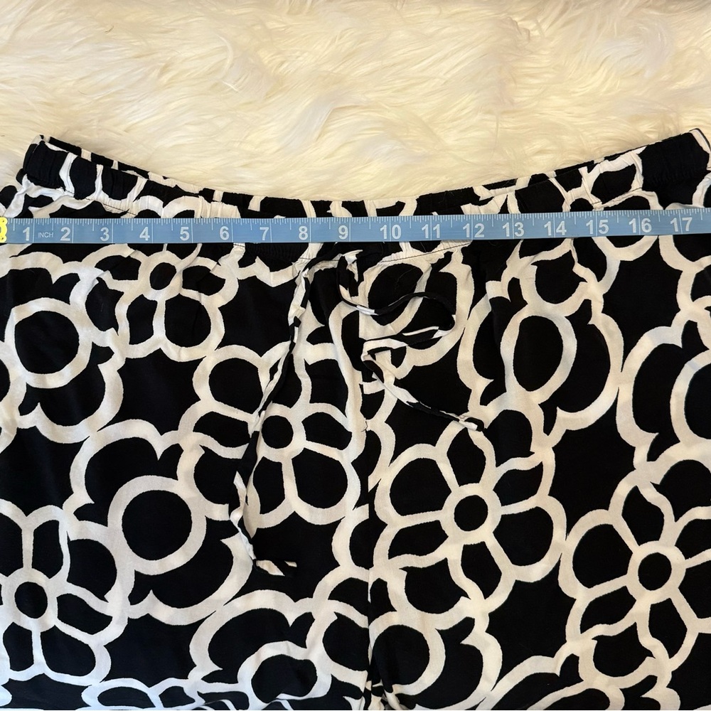 Natori Black and White Floral Print Pajama Pants Size XL, 100% Rayon - Picture 5 of 9